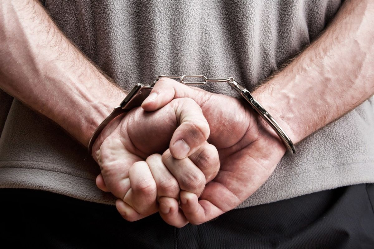 У Мукачеві раніше судимий зловмисник пограбував студентку У Мукачеві раніше судимий зловмисник пограбував студентку