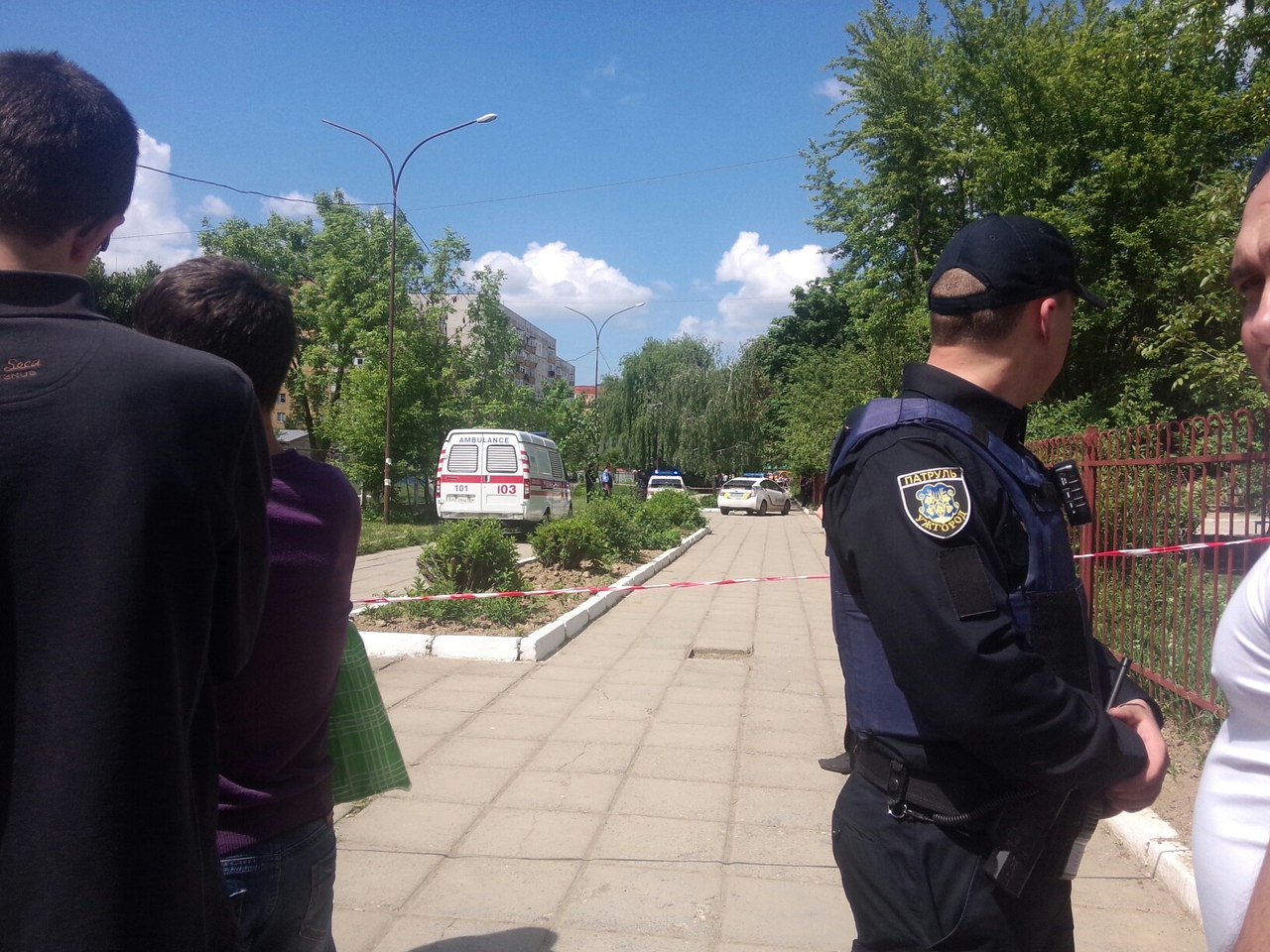 В Ужгороді замінували одну з шкіл міста В Ужгороді замінували одну з шкіл міста