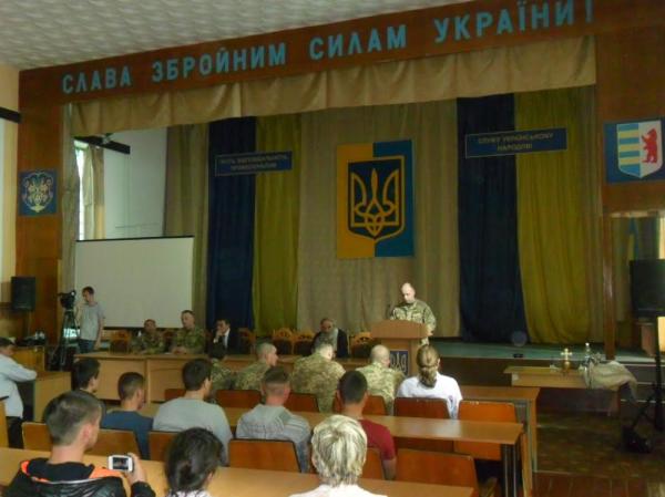Понад 50-х закарпатських призовників відправили до армії Понад 50-х закарпатських призовників відправили до армії