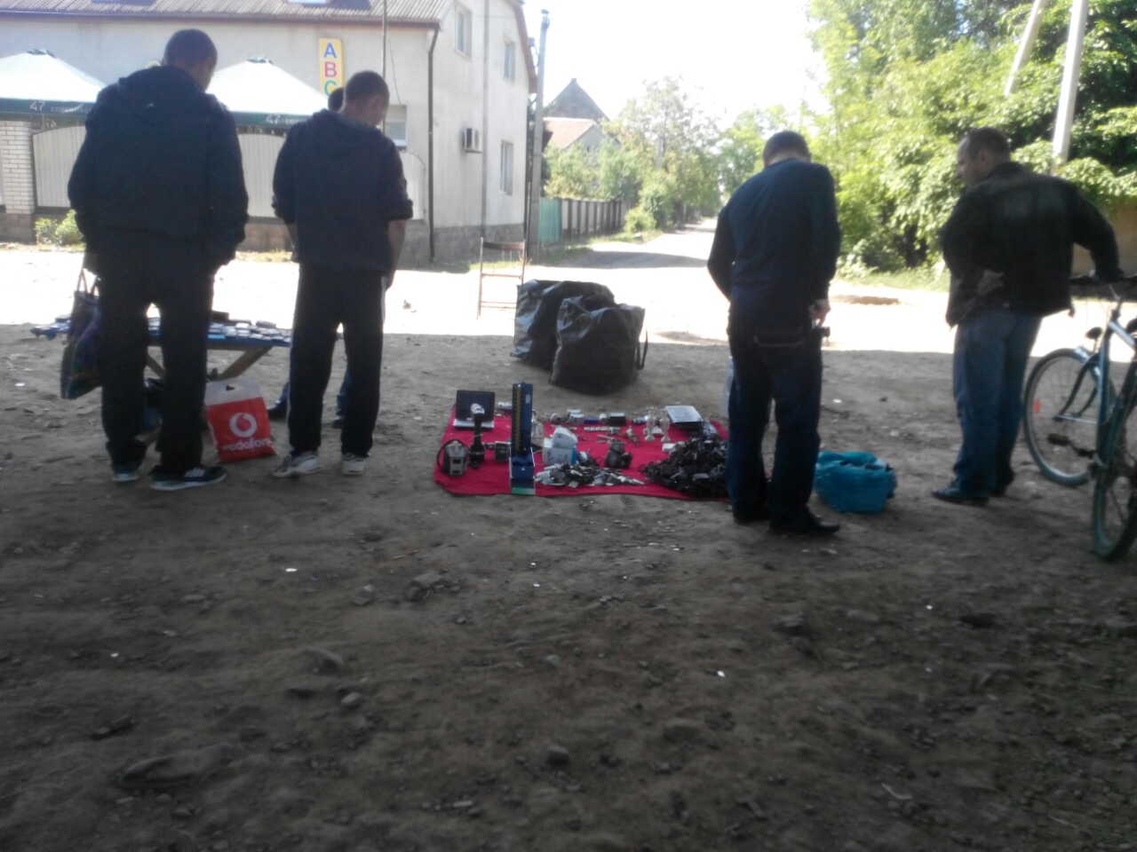 Муніципальні поліцейські Мукачева склали 5 штрафів за незаконну стихійну торгівлю Муніципальні поліцейські Мукачева склали 5 штрафів за незаконну стихійну торгівлю