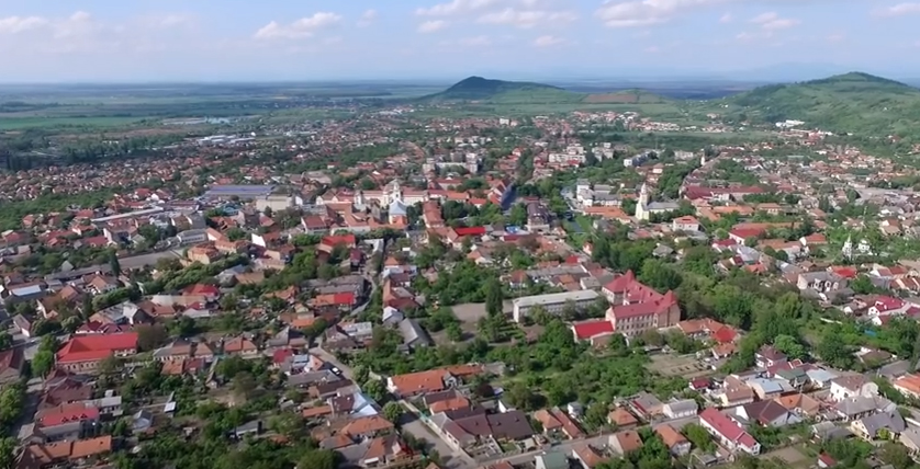 У мережі показали неймовірне відео про Берегово та видовищні змагання з мотокросу У мережі показали неймовірне відео про Берегово та видовищні змагання з мотокросу