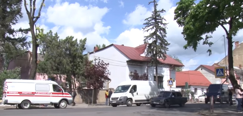 Батькові збитої насмерть в Ужгороді дитини погрожують Батькові збитої насмерть в Ужгороді дитини погрожують
