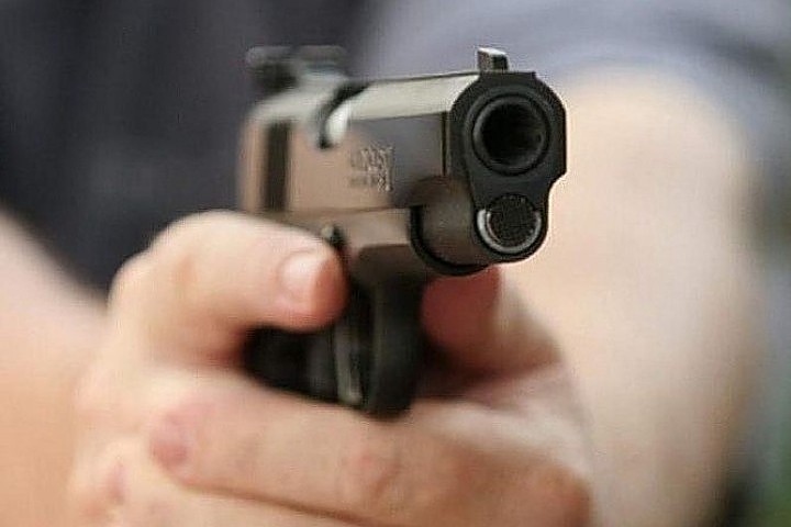 У Мукачеві охоронець залізниці застосував табельну зброю, аби затримати зловмисника У Мукачеві охоронець залізниці застосував табельну зброю, аби затримати зловмисника