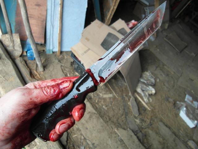 У Виноградові затримали чоловіка, якого підозрюють у жорстокому вбивстві 40-річного місцевого мешканця У Виноградові затримали чоловіка, якого підозрюють у жорстокому вбивстві 40-річного місцевого мешканця