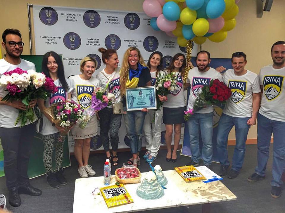 Мукачівку Ірину Галай урочисто зустріли в аеропорту в Києві Мукачівку Ірину Галай урочисто зустріли в аеропорту в Києві
