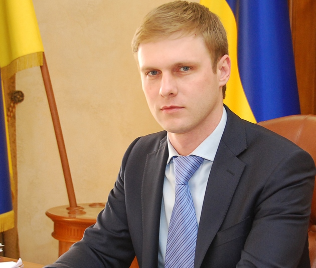 Валерій Лунченко закликав Президента підписати законопроект про зниження акцизів на ввезення іномарок Валерій Лунченко закликав Президента підписати законопроект про зниження акцизів на ввезення іномарок
