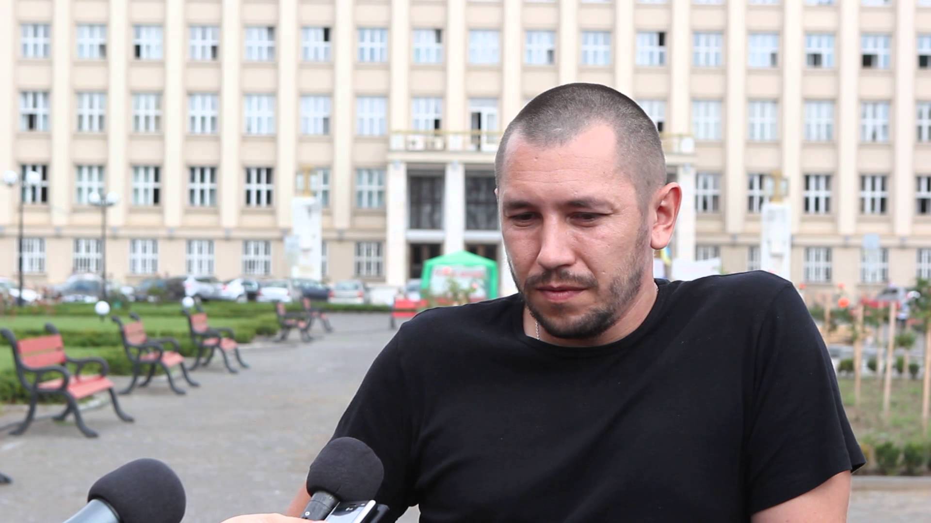 Лідер закарпатського "Правого сектору" Олександр Сачко звернувся з відкритим листом до Юрія Луценка Лідер закарпатського "Правого сектору" Олександр Сачко звернувся з відкритим листом до Юрія Луценка
