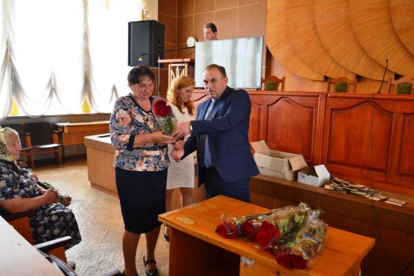 На Тячівщині нагородили матерів-героїнь На Тячівщині нагородили матерів-героїнь