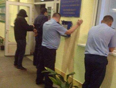 На Закарпатті при отриманні хабара затримали митника На Закарпатті при отриманні хабара затримали митника