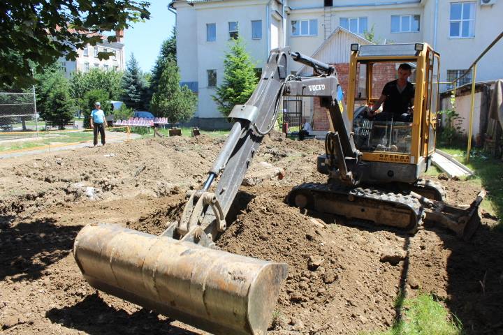 На реконструкцію гімназії у Мукачеві виділено півтора мільйони гривень На реконструкцію гімназії у Мукачеві виділено півтора мільйони гривень