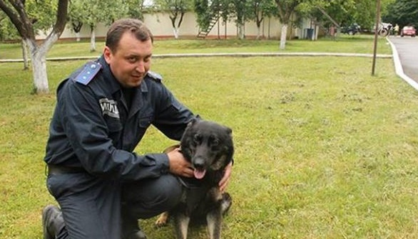 Закарпатські кінологи разом зі службовими собаками повернулись із зони АТО Закарпатські кінологи разом зі службовими собаками повернулись із зони АТО