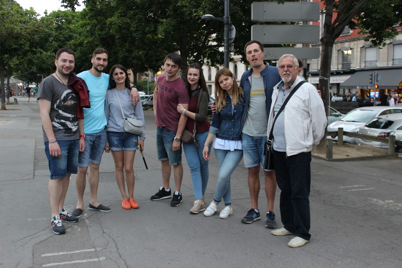 Вболівальники збірної України у Ліоні прогнозують розгромну перемогу синьо-жовтої команди Вболівальники збірної України у Ліоні прогнозують розгромну перемогу синьо-жовтої команди