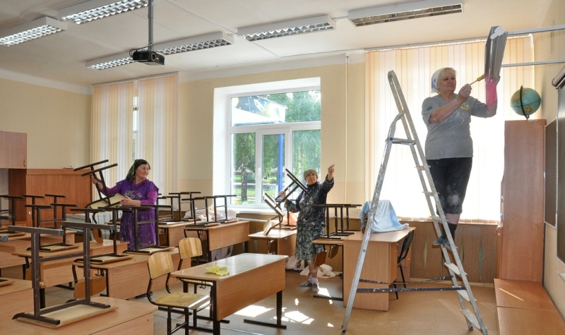Директорам ужгородських шкіл заборонили збирати з батьків кошти на ремонти Директорам ужгородських шкіл заборонили збирати з батьків кошти на ремонти