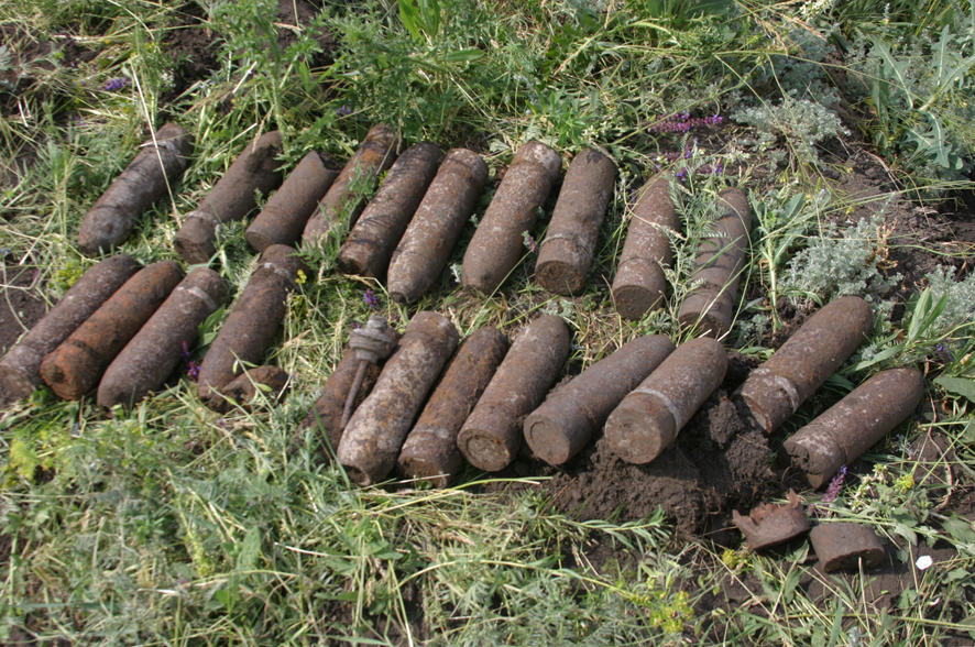На Міжгірщині піротехнікики знищили 31 вибухонебезпечний предмет і 420 набоїв На Міжгірщині піротехнікики знищили 31 вибухонебезпечний предмет і 420 набоїв