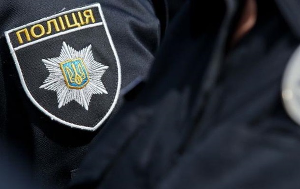 Під час обшуку у Виноградові побили поліцейського Під час обшуку у Виноградові побили поліцейського