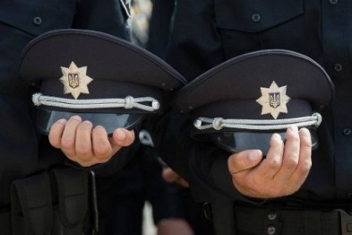 У патрульній поліції прокоментували поведінку водія, який під час зливи проїхався по пішохідному мосту У патрульній поліції прокоментували поведінку водія, який під час зливи проїхався по пішохідному мосту