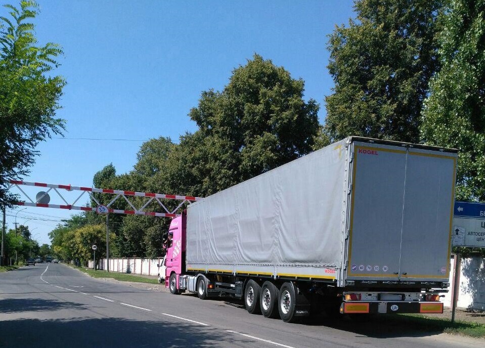 Мукачівські поліцейські звернулися до громадян стосовно обмежувача на вулиці Сорочій Мукачівські поліцейські звернулися до громадян стосовно обмежувача на вулиці Сорочій