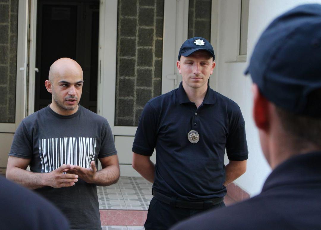 Депутат Мустафа Найєм зустрівся із патрульними Ужгорода і Мукачева Депутат Мустафа Найєм зустрівся із патрульними Ужгорода і Мукачева
