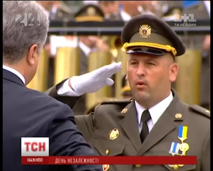 Героїчний закарпатець отримав у Києві із рук президента бойовий прапор Героїчний закарпатець отримав у Києві із рук президента бойовий прапор