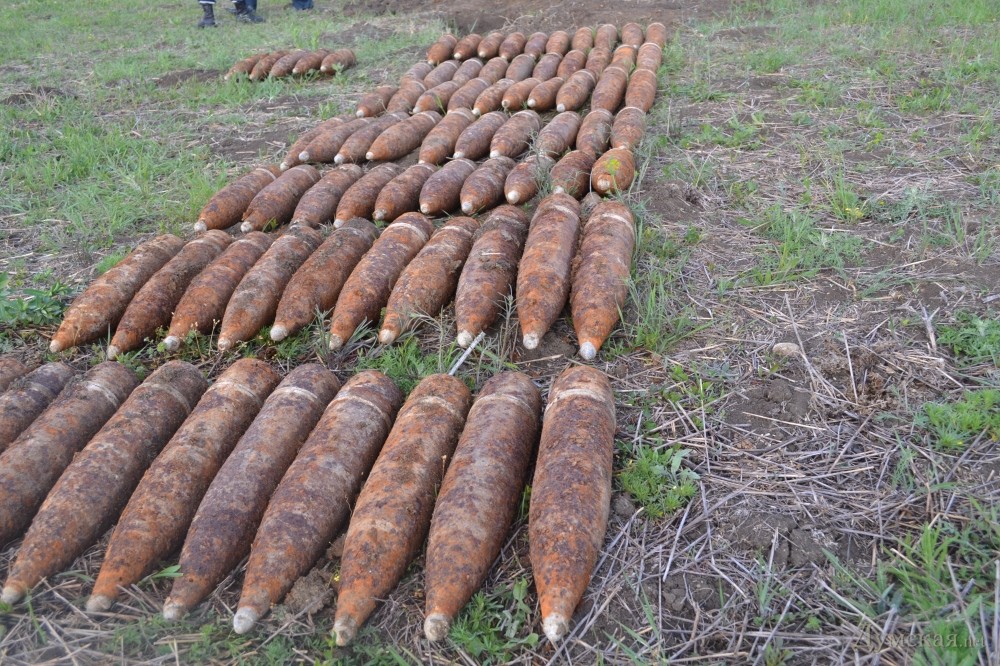 Рахівські рятувальники знешкодили 35 артилерійських снарядів Рахівські рятувальники знешкодили 35 артилерійських снарядів