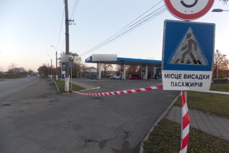 У Виноградові здійснено розбійний напад на АЗС: поранено працівника автозаправки У Виноградові здійснено розбійний напад на АЗС: поранено працівника автозаправки