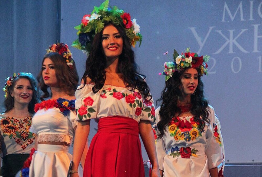 Студентка із Закарпаття візьме участь у конкурсі краси «СтудМіс України 2016» Студентка із Закарпаття візьме участь у конкурсі краси «СтудМіс України 2016»