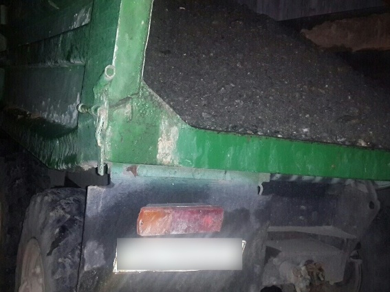 У Рахові поліція затримала вантажівку з гравієм У Рахові поліція затримала вантажівку з гравієм