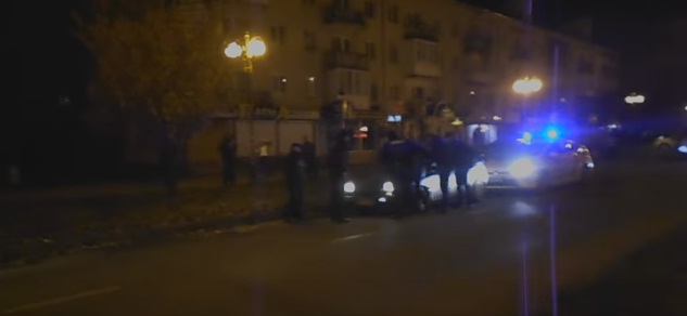 Нічний блокбастер зі стріляниною в Ужгороді: поліцейські затримали "шумахера", який порушив правила ще в Мукачеві Нічний блокбастер зі стріляниною в Ужгороді: поліцейські затримали "шумахера", який порушив правила ще в Мукачеві