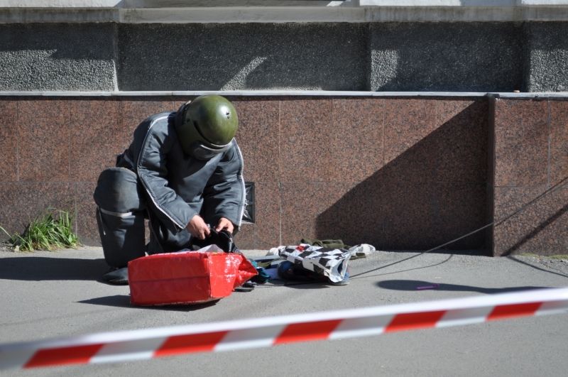 Підозріла сумка в центрі Мукачева налякала містян Підозріла сумка в центрі Мукачева налякала містян