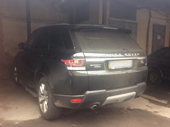 Мукачівські поліцейські знайшли два викрадені позашляховики "Range Rover" Мукачівські поліцейські знайшли два викрадені позашляховики "Range Rover"