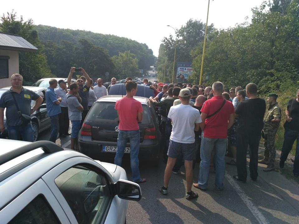 У прокуратурі припускають, що акція "пересічників" біля кордону може створити реальну небезпеку заворушень У прокуратурі припускають, що акція "пересічників" біля кордону може створити реальну небезпеку заворушень