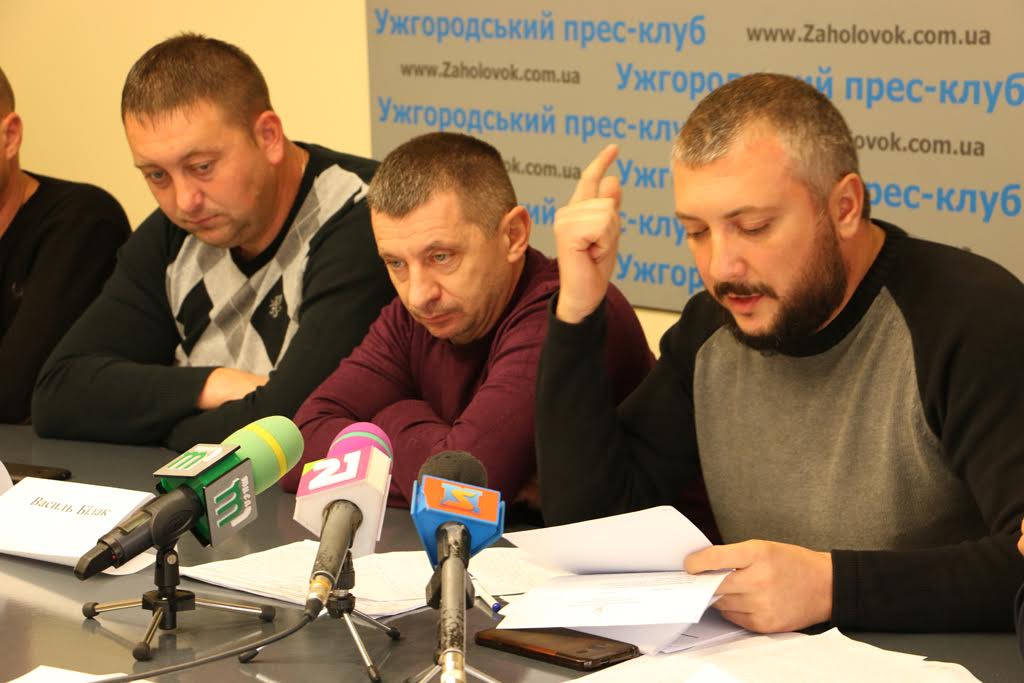 Активісти-"пересічники": окрім акції на КПП "Ужгород", планується перекриття трас Житомира, Києва, Львова, Одеси Активісти-"пересічники": окрім акції на КПП "Ужгород", планується перекриття трас Житомира, Києва, Львова, Одеси