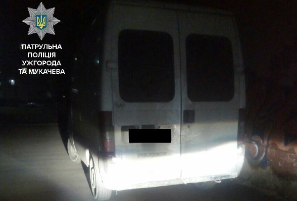 Ужгородські патрульні затримали нетверезого водія іномарки "Пежо" Ужгородські патрульні затримали нетверезого водія іномарки "Пежо"