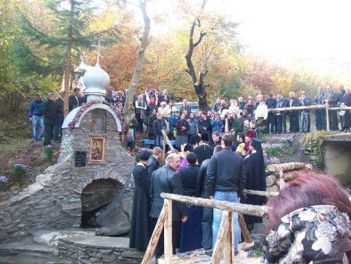 На Воловеччині відновили цілюще джерело, про унікальні купальні якого було відомо ще у XVII столітті На Воловеччині відновили цілюще джерело, про унікальні купальні якого було відомо ще у XVII столітті