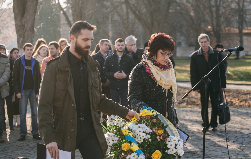 В Ужгороді вшанували пам’ять загиблих учасників Євромайдану В Ужгороді вшанували пам’ять загиблих учасників Євромайдану