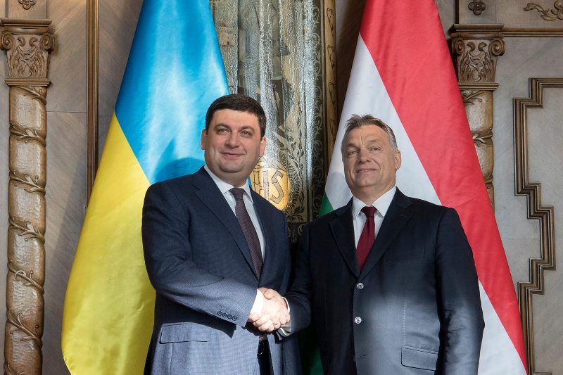 Орбан повідомив про рішення відмінити для українців плату за національні візи до Угорщини Орбан повідомив про рішення відмінити для українців плату за національні візи до Угорщини