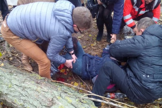 Дівчинка, на яку в Ужгороді впало дерево, пройде реабілітацію в медичному інституті Дебрецена Дівчинка, на яку в Ужгороді впало дерево, пройде реабілітацію в медичному інституті Дебрецена
