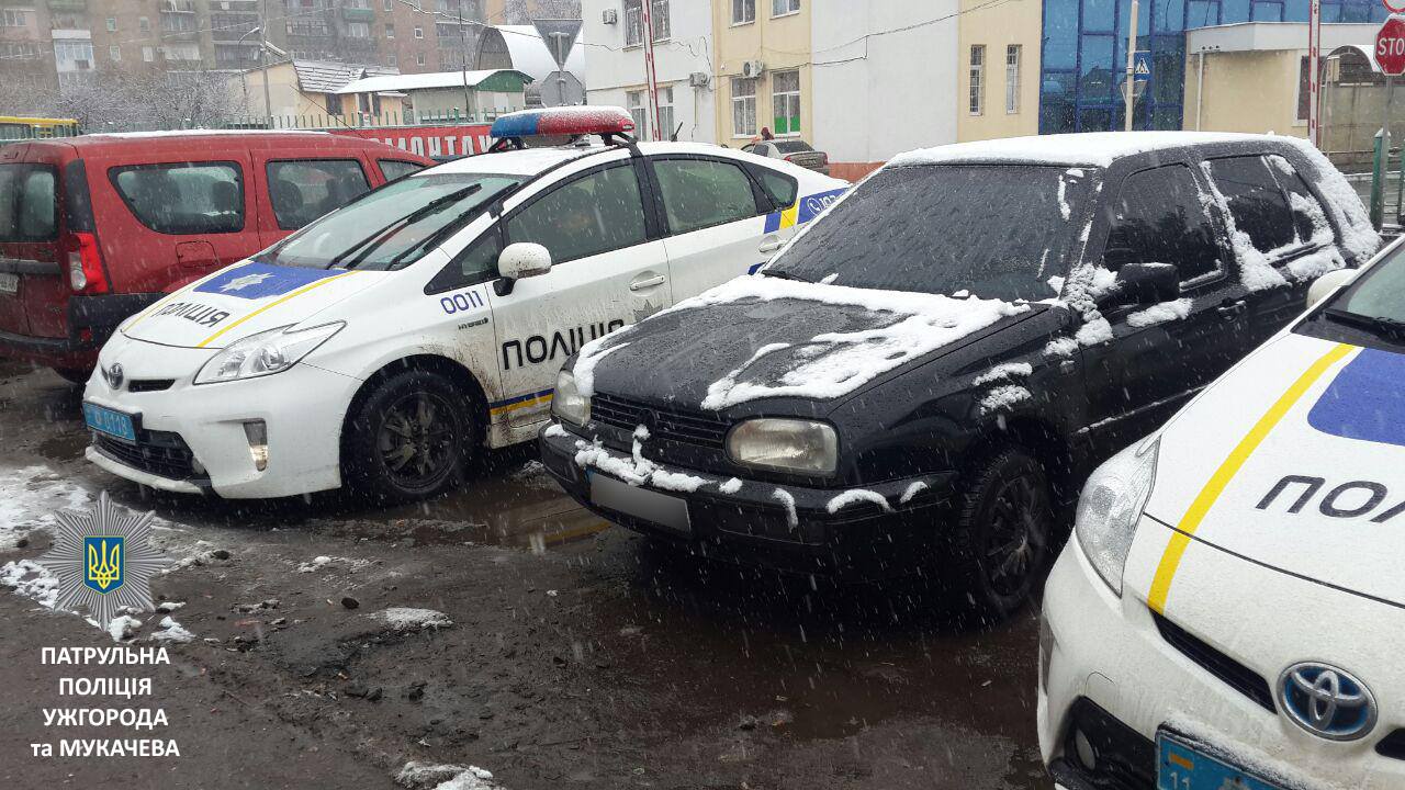 Патрульні виявили "Volkswagen" з підробленим свідоцтвом про реєстрацію Патрульні виявили "Volkswagen" з підробленим свідоцтвом про реєстрацію