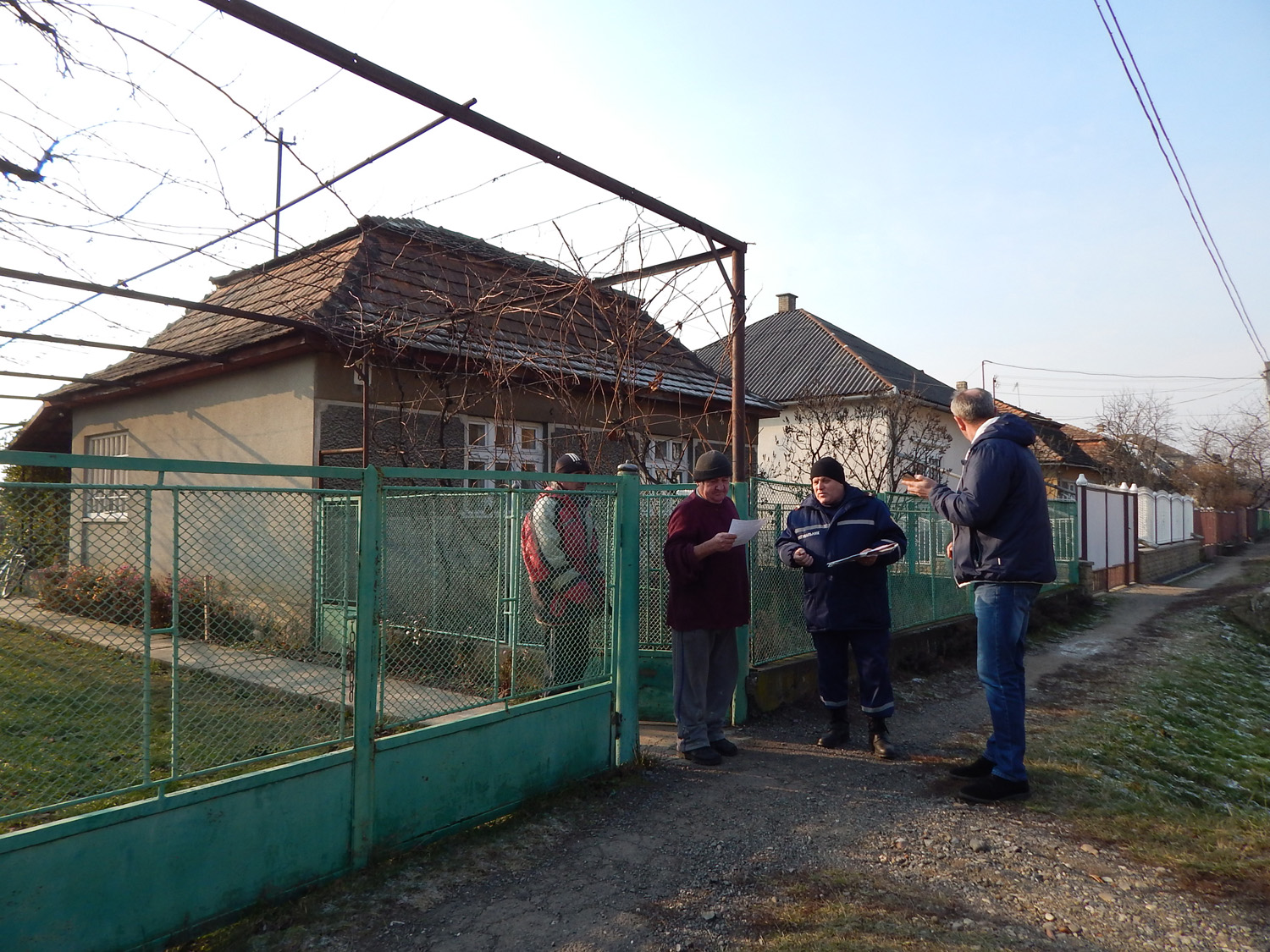 Берегівські рятувальники провели профілактичну роботу з жителями села Бене Берегівські рятувальники провели профілактичну роботу з жителями села Бене