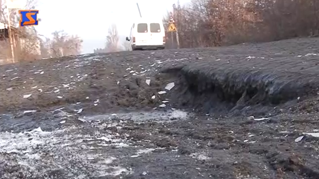 Водії лютують через стан Пряшівської об’їзної у Мукачеві: суцільне бездоріжжя, яке "гробить" автомобілі Водії лютують через стан Пряшівської об’їзної у Мукачеві: суцільне бездоріжжя, яке "гробить" автомобілі