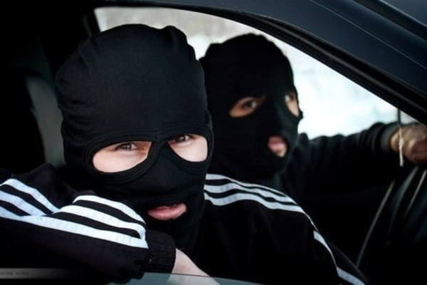 Бандити в масках напали на приватного підприємця: забрали 100 тисяч гривень Бандити в масках напали на приватного підприємця: забрали 100 тисяч гривень