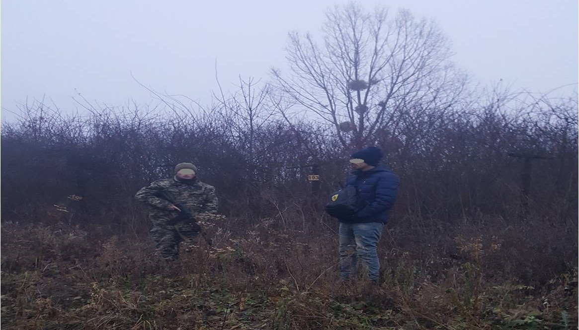 Мукачівські прикордонники затримали нелегального мігранта з Сирії Мукачівські прикордонники затримали нелегального мігранта з Сирії