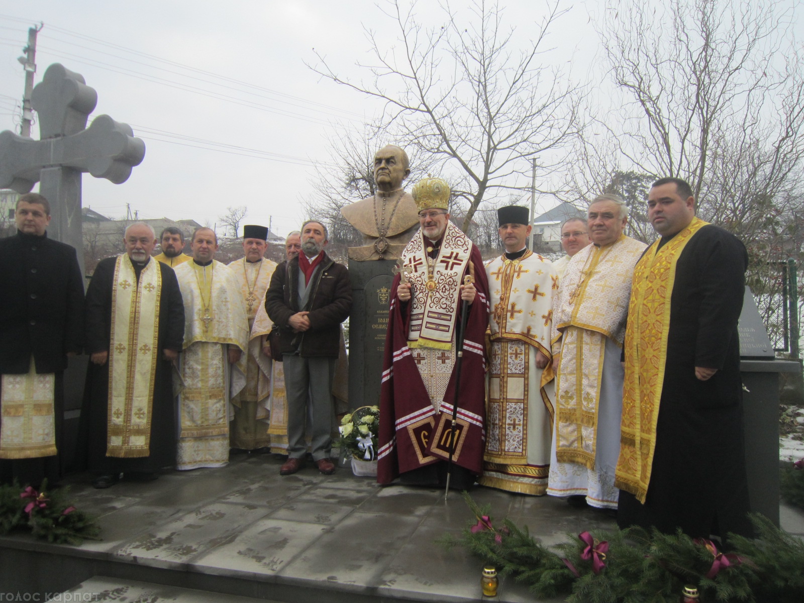 На Закарпатті освятили перший бронзовий пам’ятник греко-католицькому єпископу