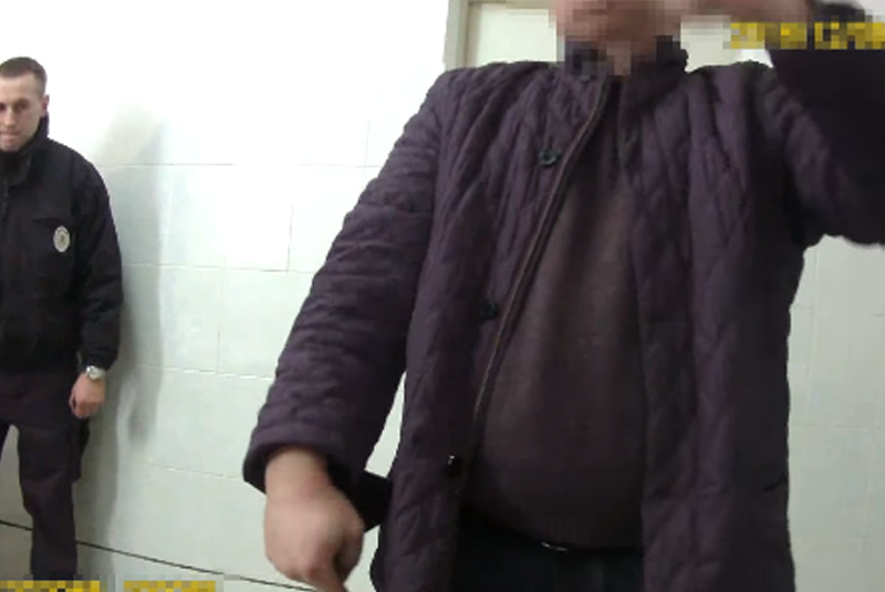 Патрульні оприлюднили відео резонансної погоні, затримання та допиту судді Ротмістренка Патрульні оприлюднили відео резонансної погоні, затримання та допиту судді Ротмістренка
