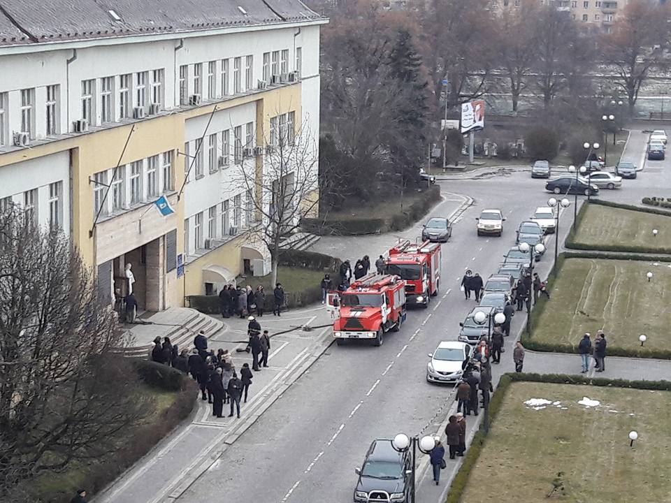 ФОТО: Вікторія Сенгетовська В Ужгородському Будинку профспілок сталася пожежа
