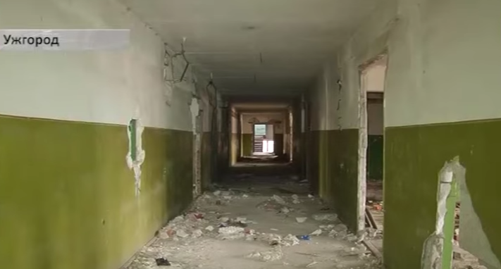 11-річний хлопчик виявив у закинутому складі труп чоловіка 11-річний хлопчик виявив у закинутому складі труп чоловіка