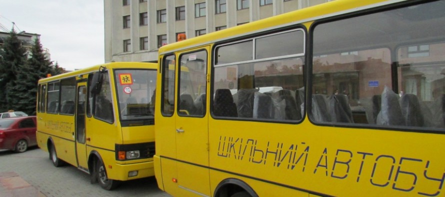 Ще чотири райони Закарпаття отримають шкільні автобуси Ще чотири райони Закарпаття отримають шкільні автобуси
