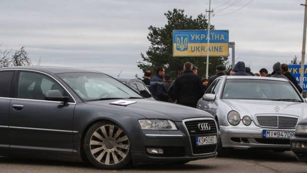 Державна фіскальна служба про ситуацію з "пересічкою": «Ввезення іномарок можливе тільки в режимі транзиту та тимчасового ввезення» Державна фіскальна служба про ситуацію з "пересічкою": «Ввезення іномарок можливе тільки в режимі транзиту та тимчасового ввезення»