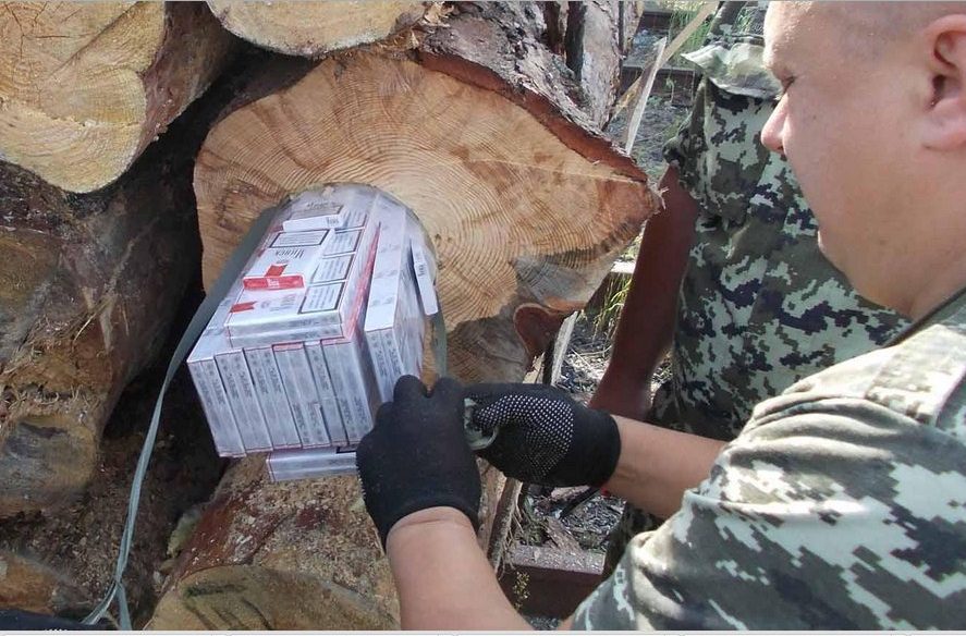 Москаль передав силовикам дані підприємців, які під виглядом експорту деревини займаються контрабандою сигарет Москаль передав силовикам дані підприємців, які під виглядом експорту деревини займаються контрабандою сигарет