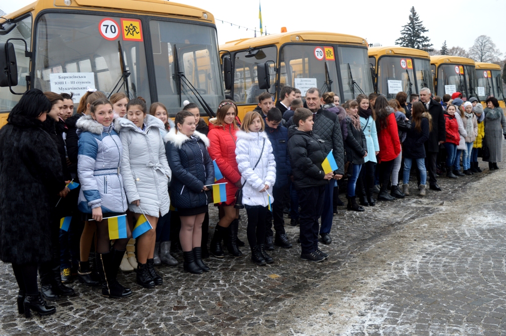 За рахунок економії на тендерах область отримала на три автобуси більше, ніж планувалося За рахунок економії на тендерах область отримала на три автобуси більше, ніж планувалося